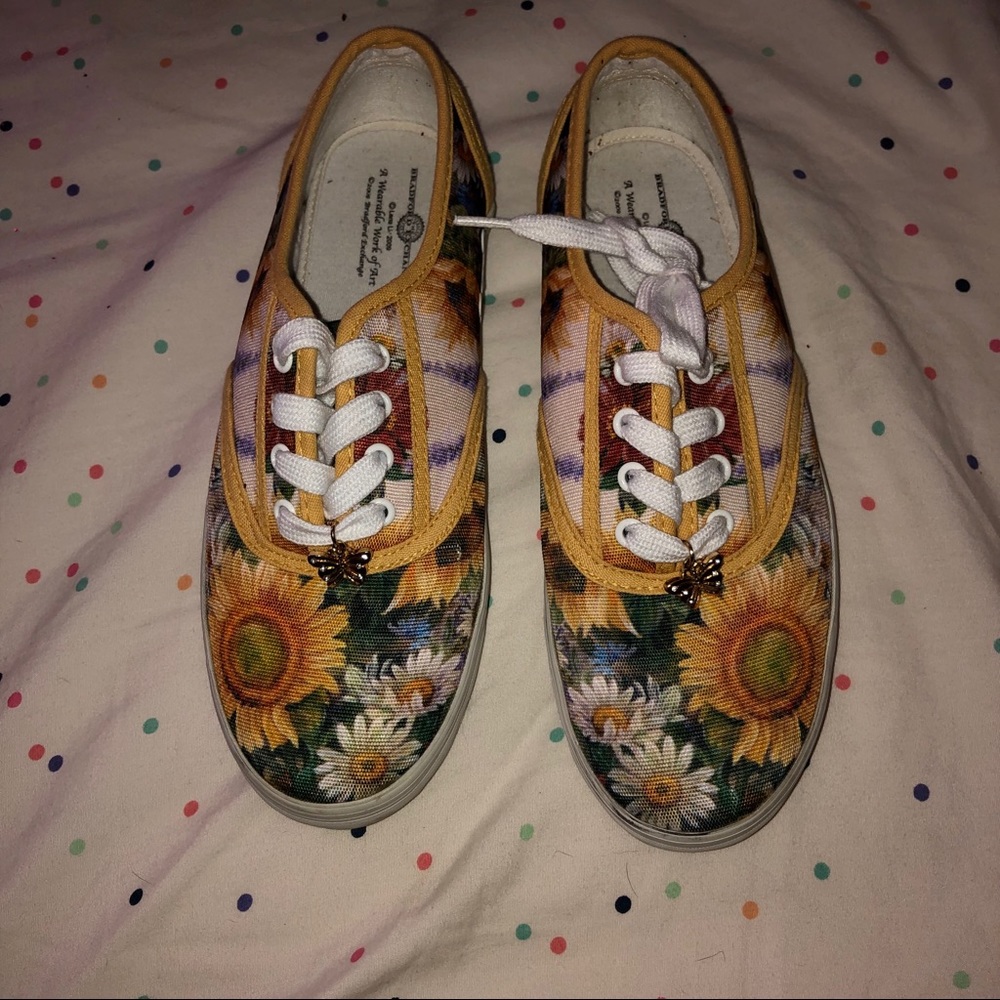 💛SOLD💛